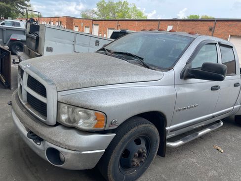 Used 2005 Dodge Ram 3500 Truck SLT image 4