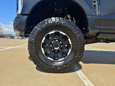 Used 2025 Ford F250 Lariat w/ Lariat Ultimate Package image 5