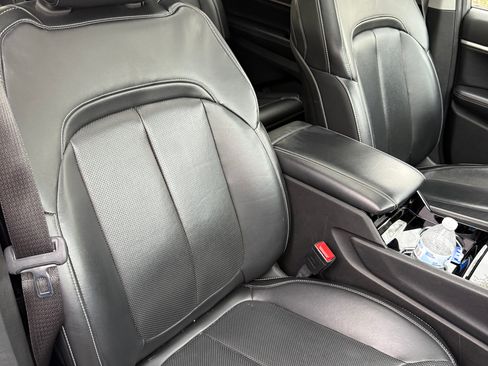 Used 2021 Jeep Grand Cherokee L Limited w/ Luxury Tech Group II image 6