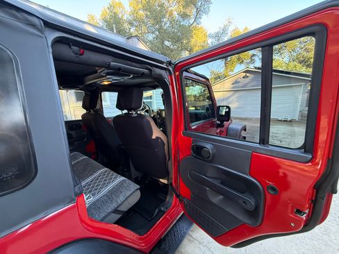 Used 2007 Jeep Wrangler Unlimited X image 16