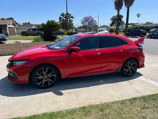 Used 2018 Honda Civic Sport Touring image 4