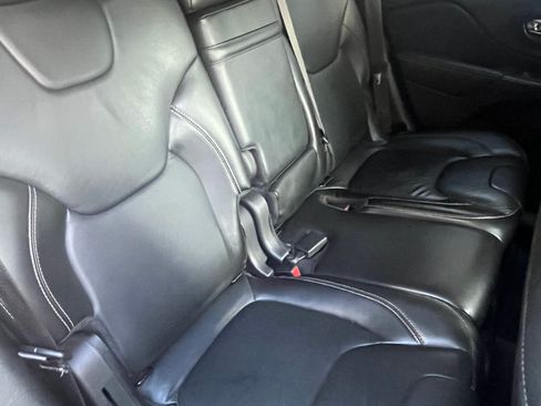 Used 2015 Jeep Cherokee Latitude w/ Comfort/Convenience Group AWD/4WD image 12