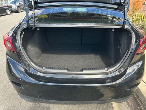 Used 2015 MAZDA MAZDA3 i Sport image 13