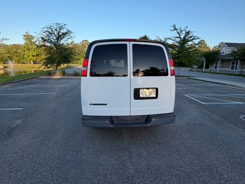 Used 2017 Chevrolet Express 3500 LT w/ LT Preferred Equipment Group RWD image 6
