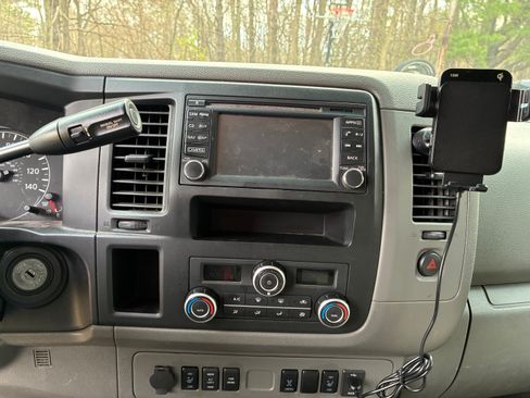 Used 2016 Nissan NV 3500 SL image 11