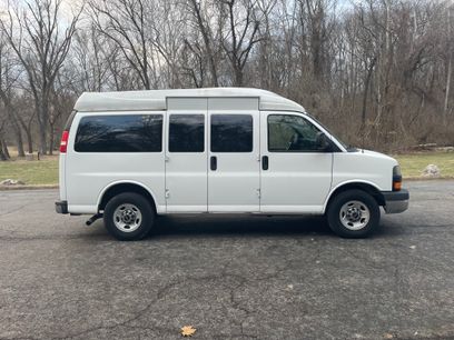 Used 2011 GMC Savana 2500 LT w/ LT Preferred Equipment Group