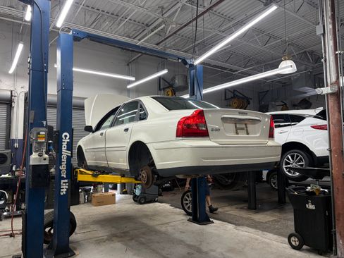 Used 2005 Volvo S80 2.5T FWD image 17