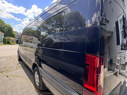 Used 2021 Mercedes-Benz Sprinter 2500 image 4