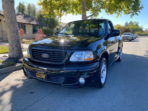 Used 2004 Ford F150 Lightning image 28
