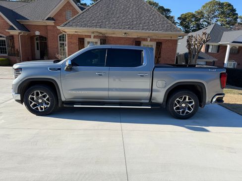 Used 2024 GMC Sierra 1500 SLT w/ SLT Premium Plus Package image 15