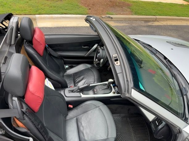 Used 2006 BMW Z4 3.0i RWD image 6