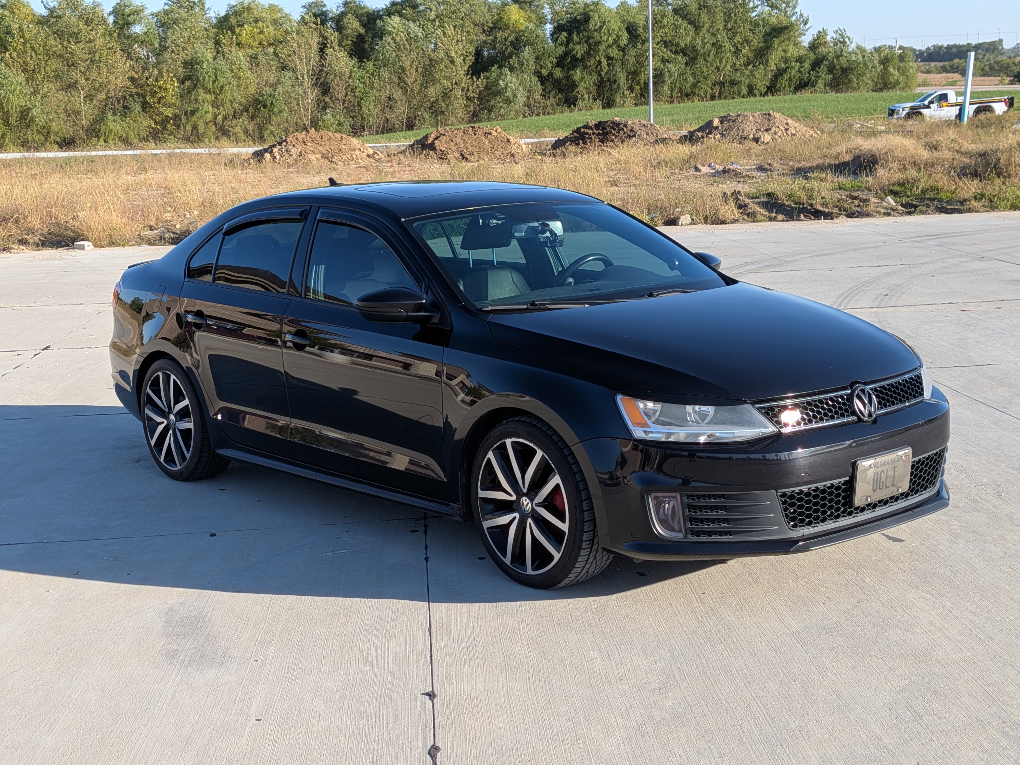 Used 2012 Volkswagen Jetta GLI FWD image 1