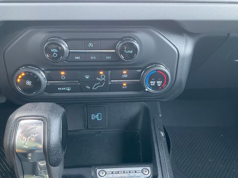 Used 2022 Ford Bronco 4-Door AWD/4WD image 12