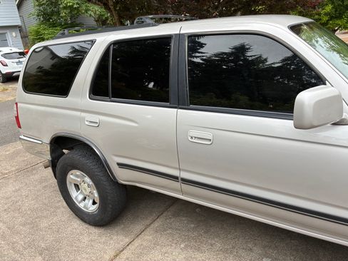 Used 1999 Toyota 4Runner SR5 AWD/4WD image 15