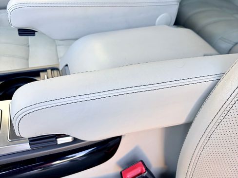 Used 2013 Land Rover Range Rover Sport HSE LUX image 12