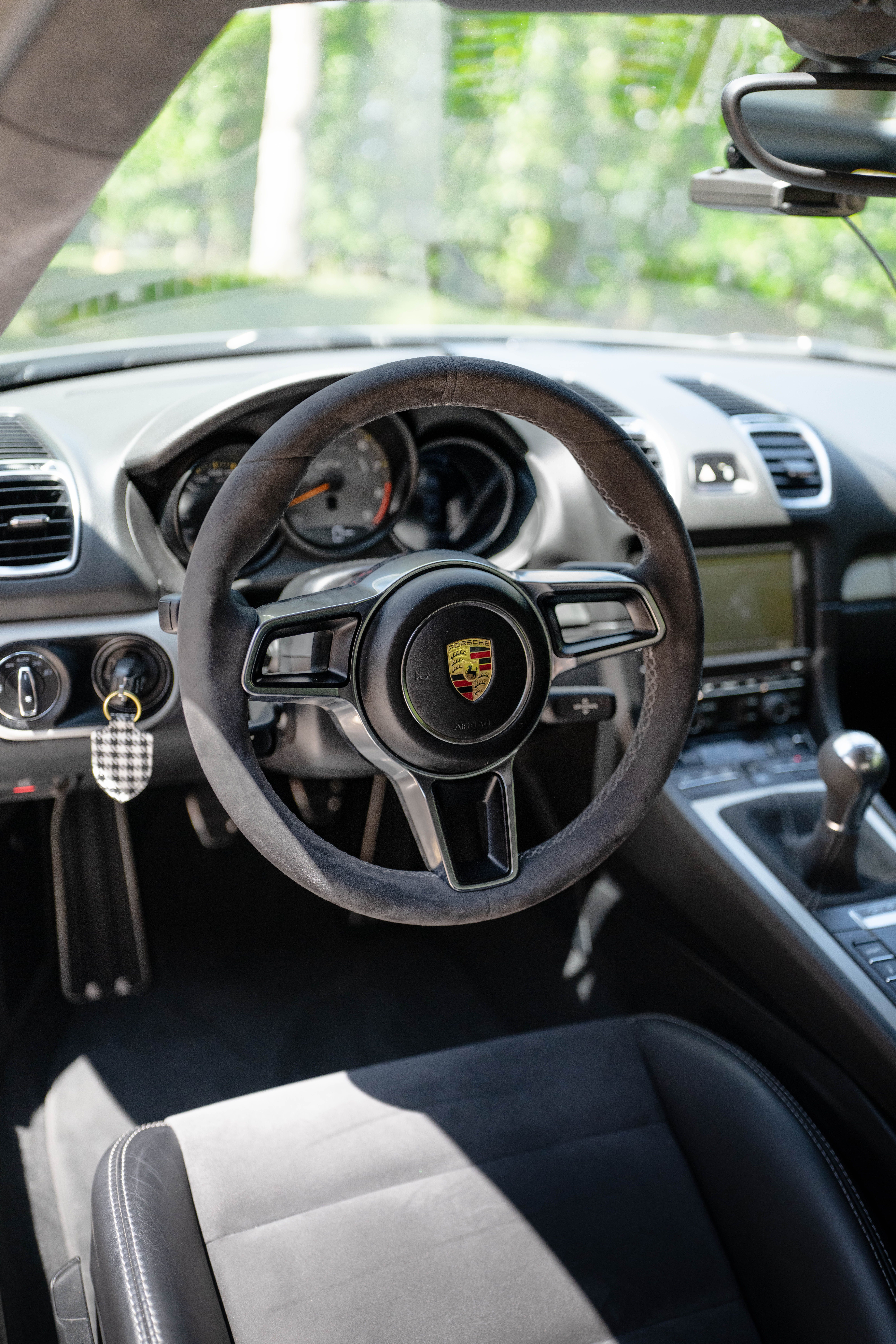 Used 2016 Porsche Cayman GT4 RWD image 9