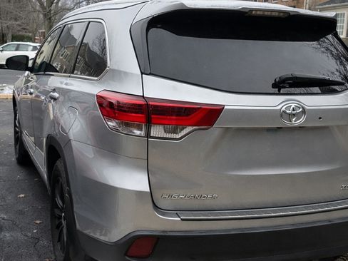 Used 2019 Toyota Highlander XLE image 6