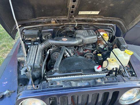 Used 1998 Jeep Wrangler SE image 24
