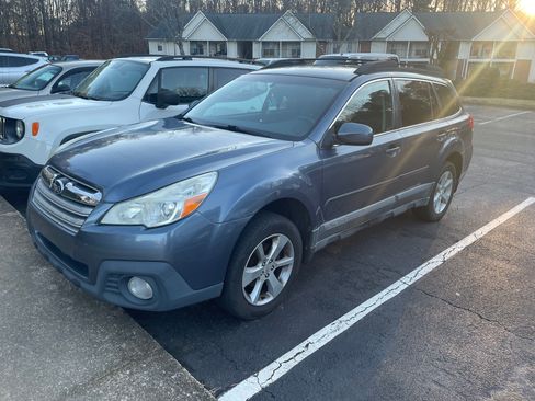 Used 2014 Subaru Outback 2.5i Premium image 2