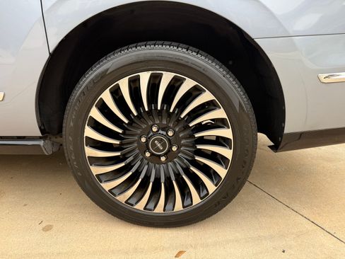 Used 2018 Lincoln Navigator L Black Label image 10