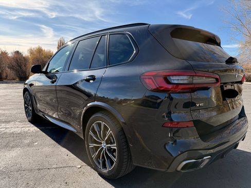 Used 2020 BMW X5 M50i image 6