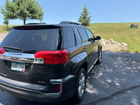 Used 2017 GMC Terrain SLE w/ Convenience Package AWD/4WD image 2