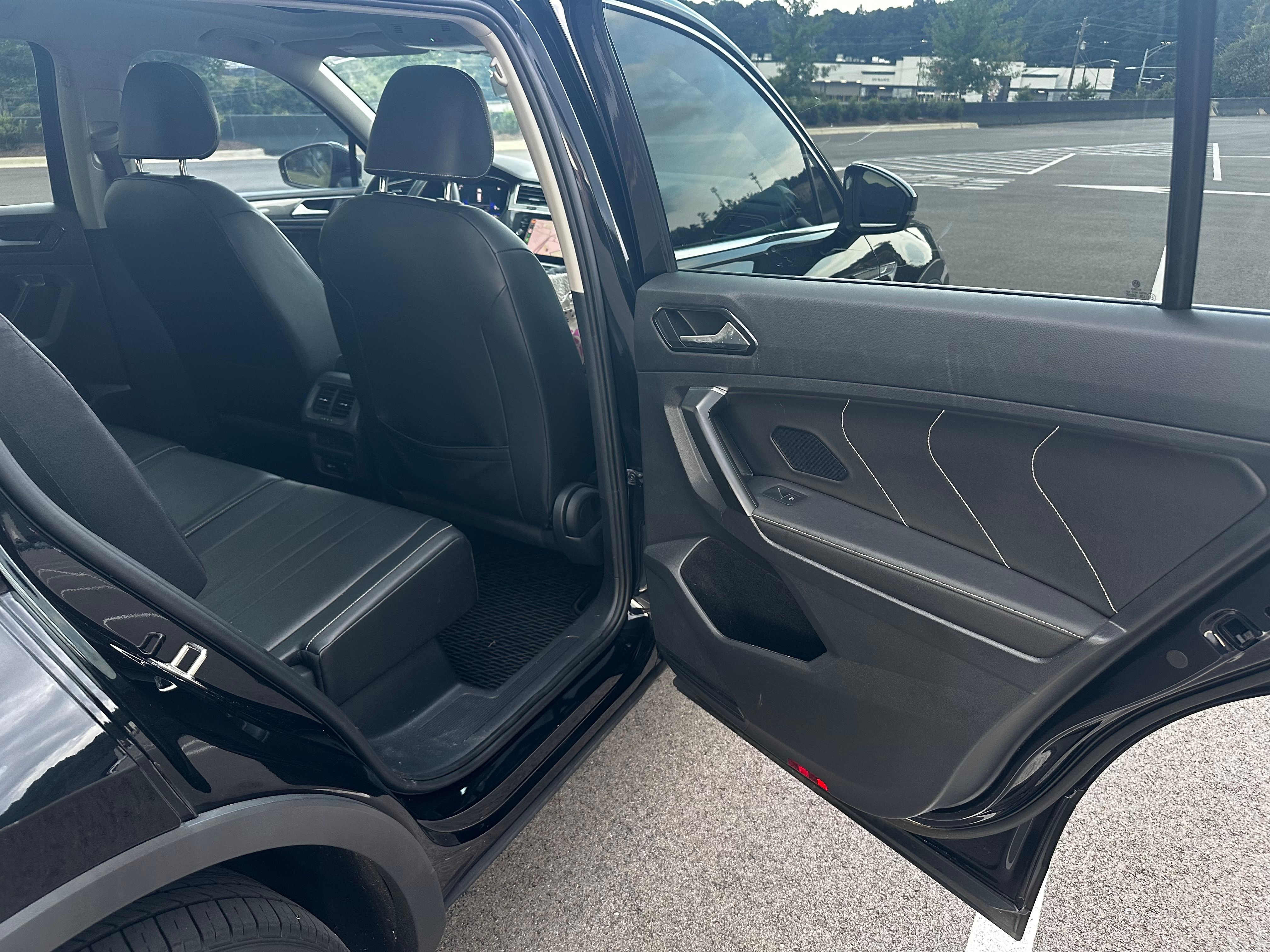 Used 2022 Volkswagen Tiguan SE FWD image 10