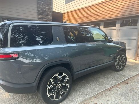 Used 2025 Rivian R1S Adventure AWD/4WD image 4