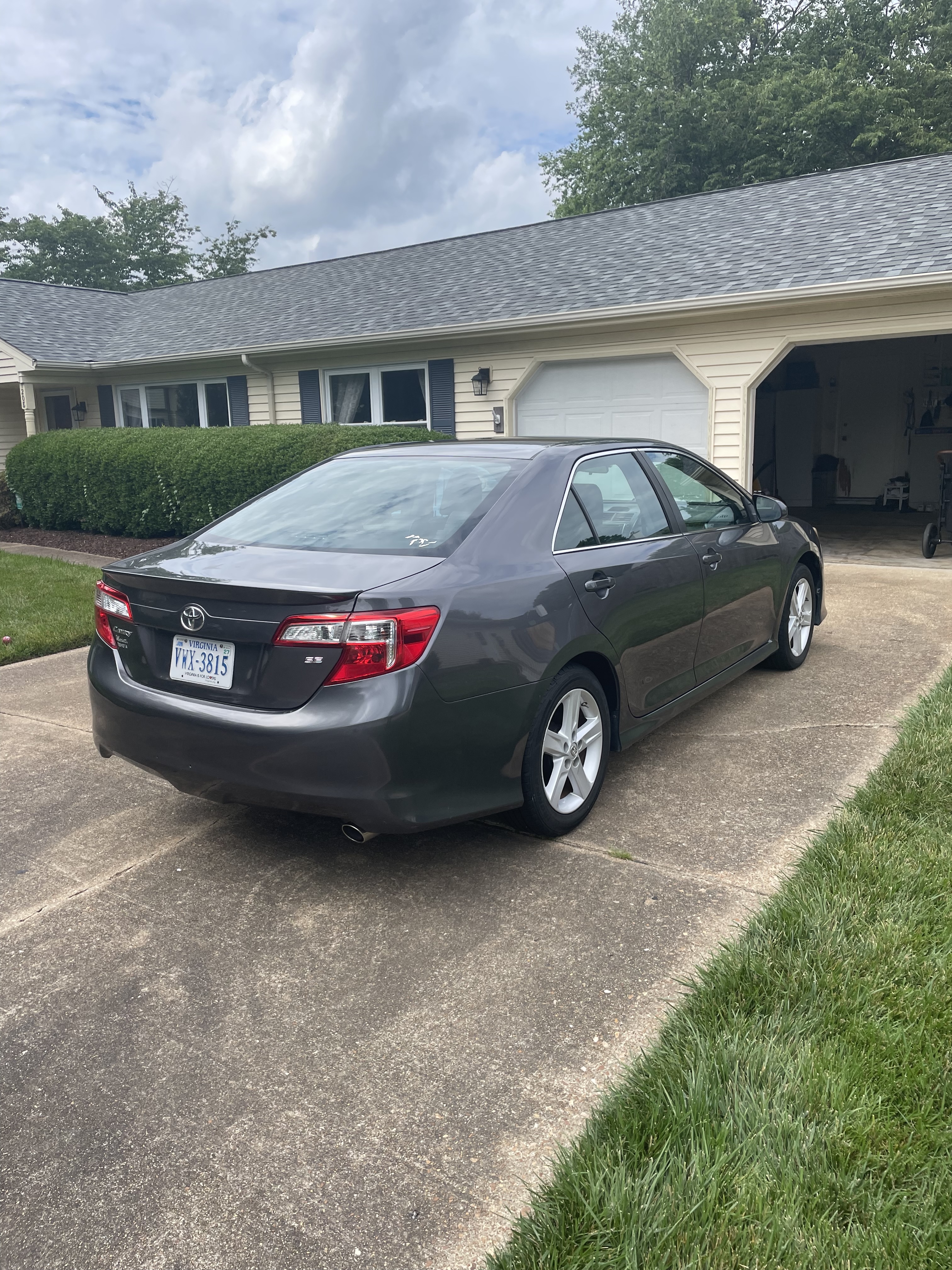 Used 2014 Toyota Camry SE w/ Fleet Convenience Package FWD image 8