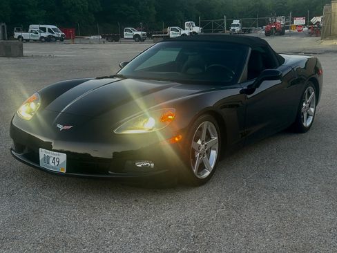 Used 2005 Chevrolet Corvette Convertible w/ Preferred Equipment Group RWD image 5