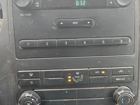 Used 2014 Ford F550 2WD Crew Cab Super Duty image 9