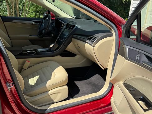 Used 2013 Ford Fusion SE FWD image 10