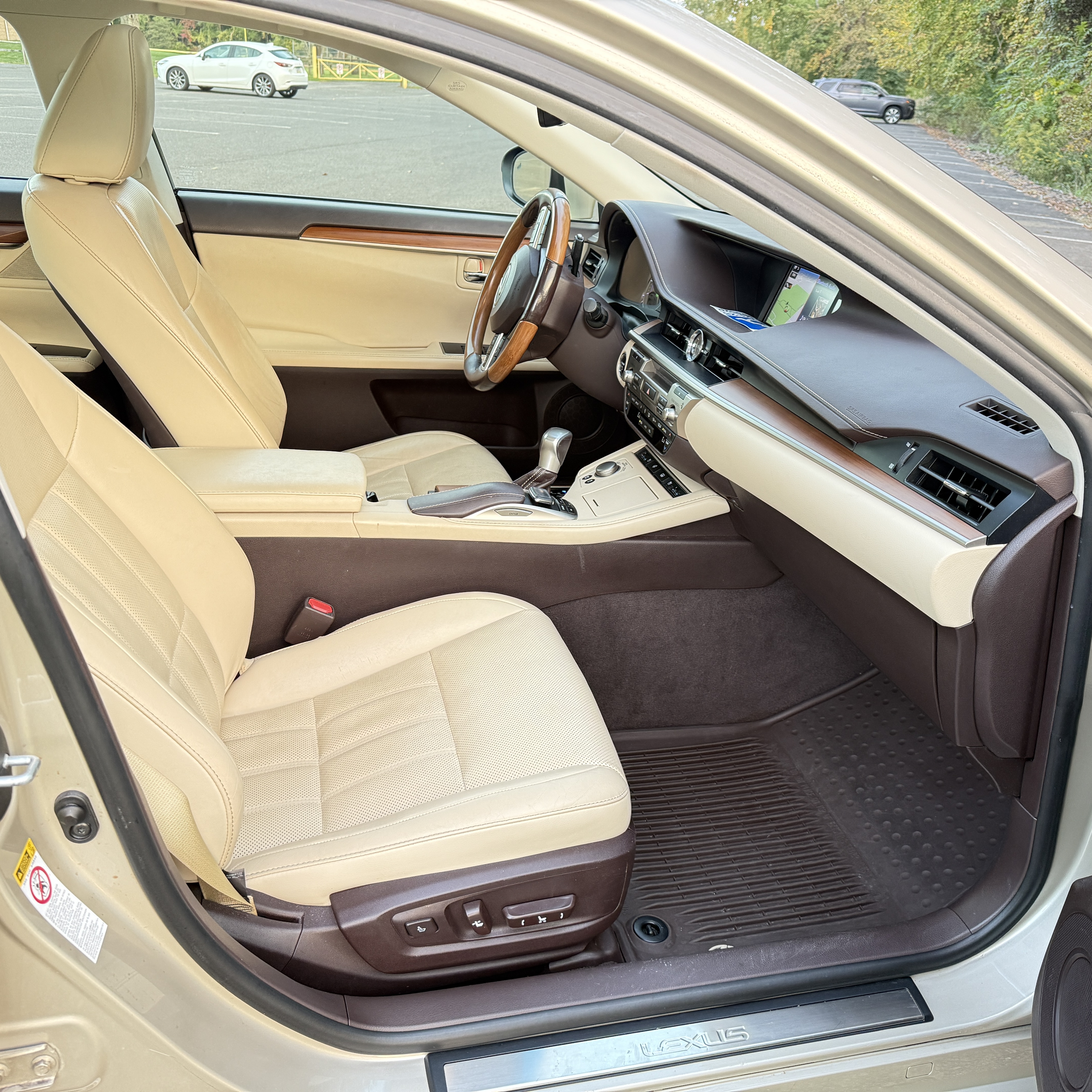 Used 2017 Lexus ES 300h FWD image 13