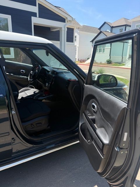 Used 2018 Kia Soul + FWD image 11