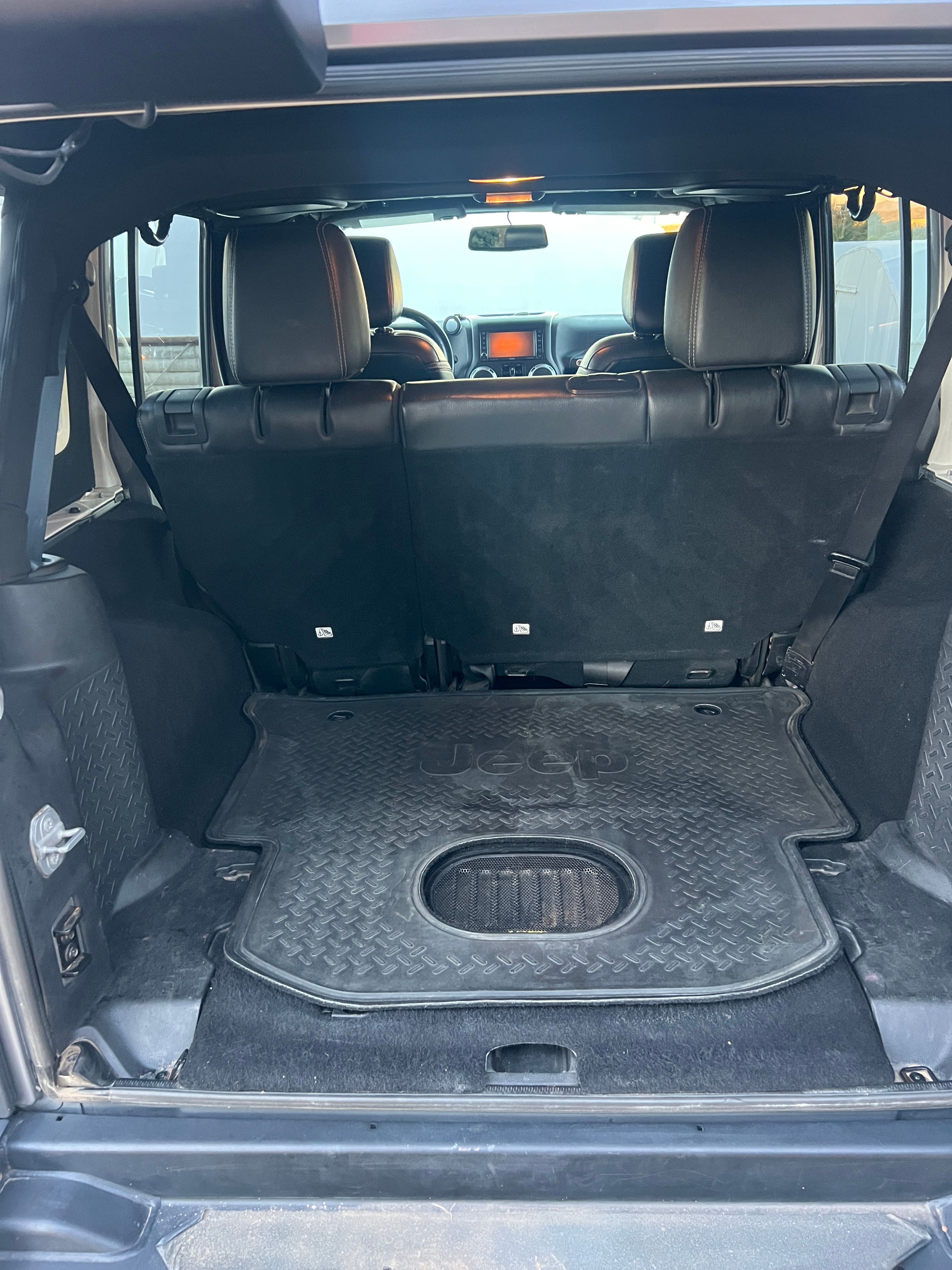 Used 2015 Jeep Wrangler Unlimited Rubicon w/ Dual Top Group AWD/4WD image 9