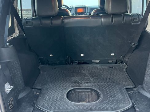 Used 2015 Jeep Wrangler Unlimited Rubicon w/ Dual Top Group AWD/4WD image 9