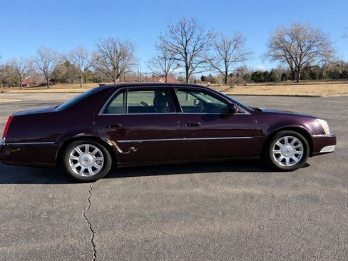 Used 2008 Cadillac DTS Performance image 4
