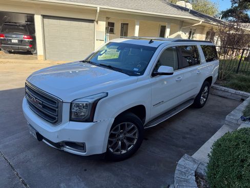 Used 2015 GMC Yukon XL SLT w/ Open Road Package image 4