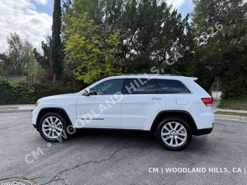 Used 2017 Jeep Grand Cherokee Limited image 11