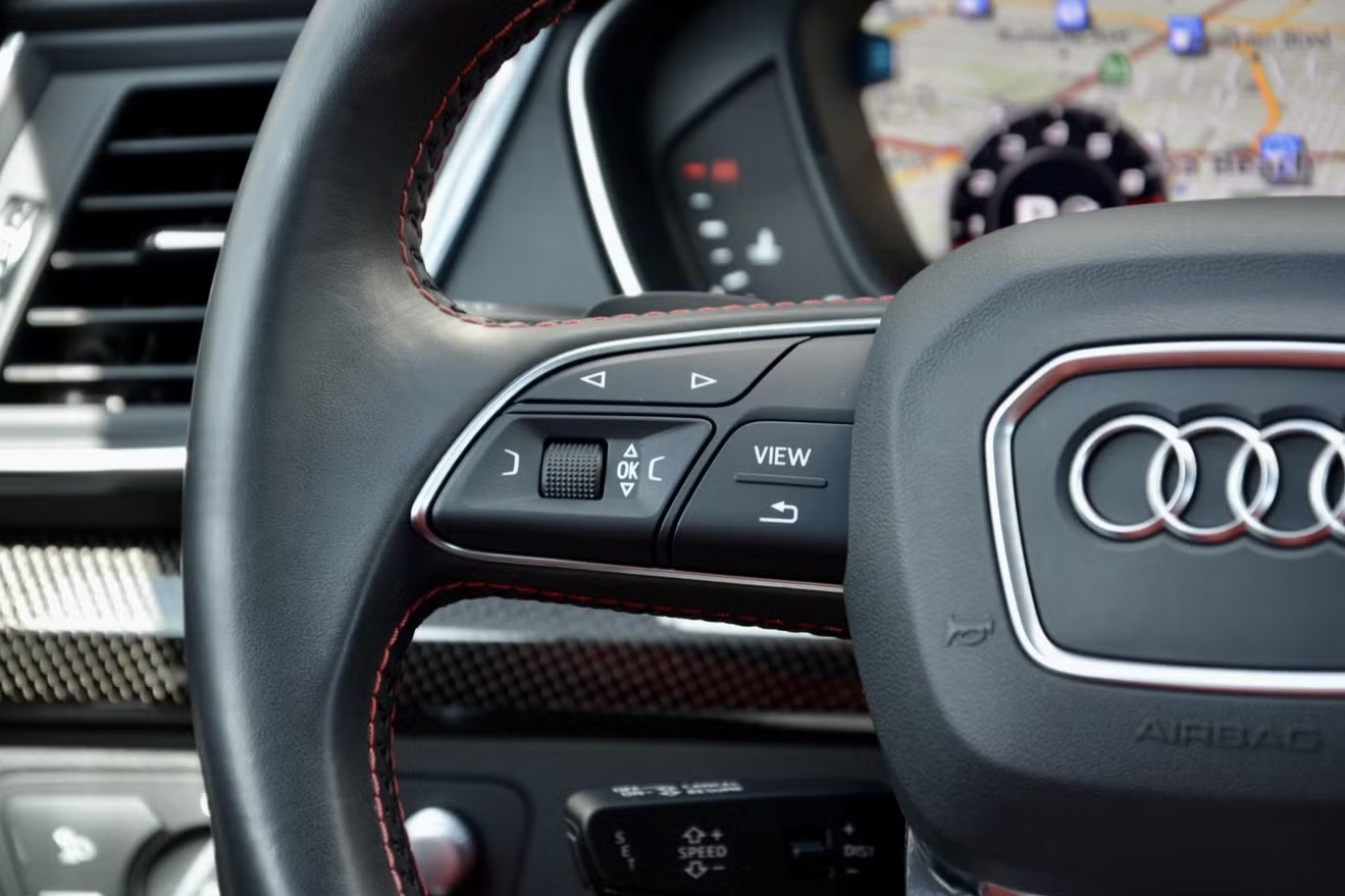 Used 2018 Audi SQ5 Premium Plus w/ Navigation Package AWD/4WD image 6
