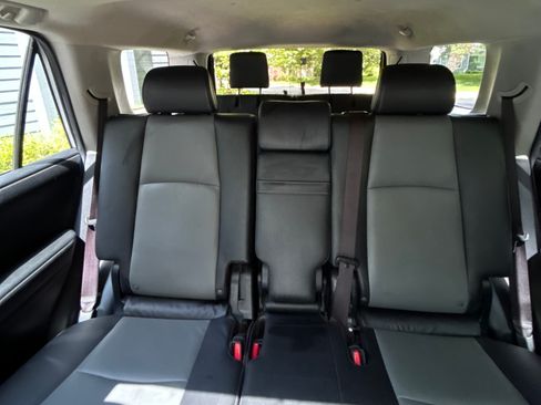 Used 2014 Toyota 4Runner SR5 Premium AWD/4WD image 26
