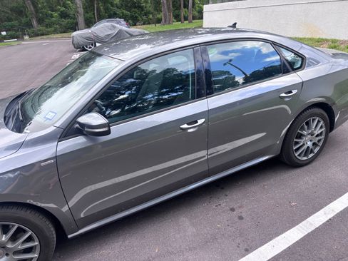 Used 2015 Volkswagen Passat 1.8T S FWD image 4