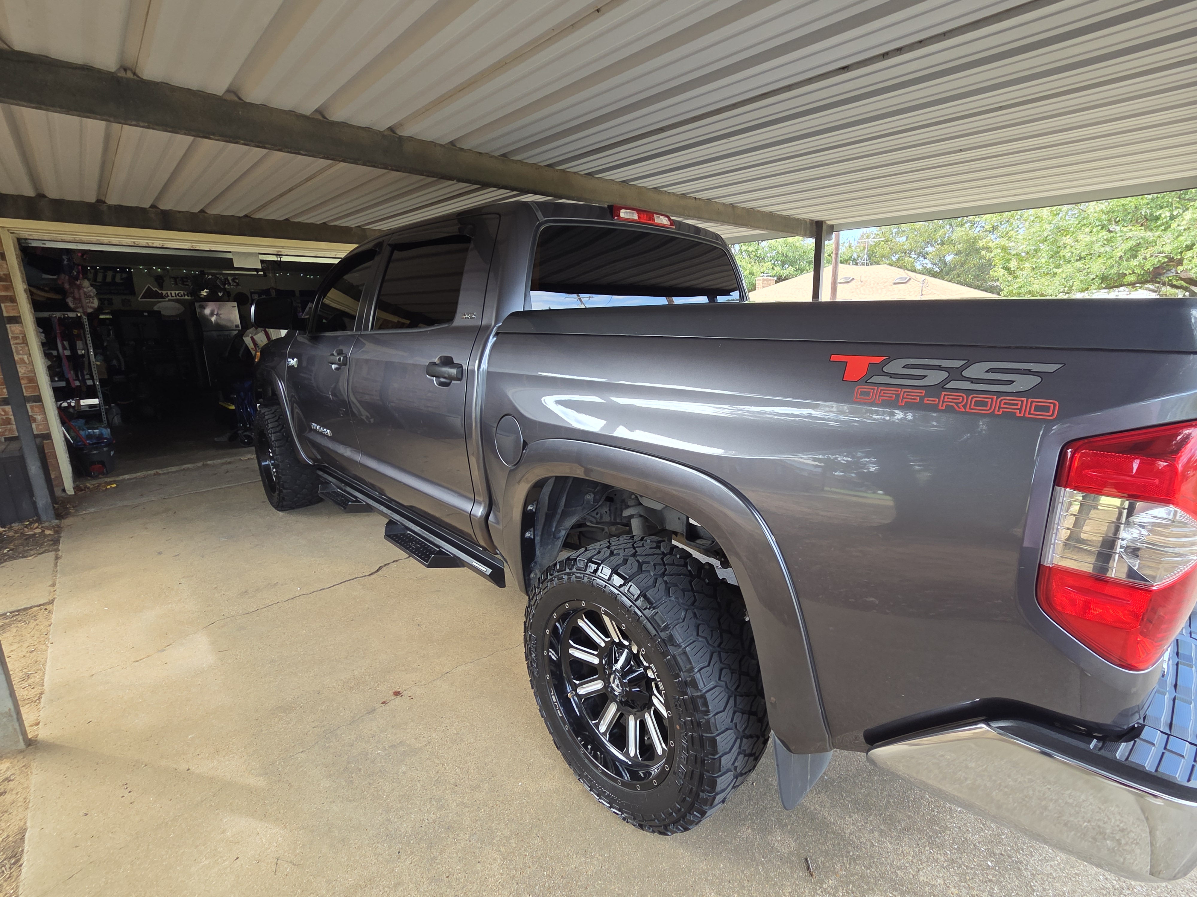 Used 2014 Toyota Tundra SR5 w/ SR5 Upgrade Package RWD image 8