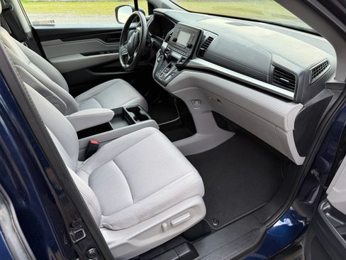 Used 2018 Honda Odyssey LX image 11