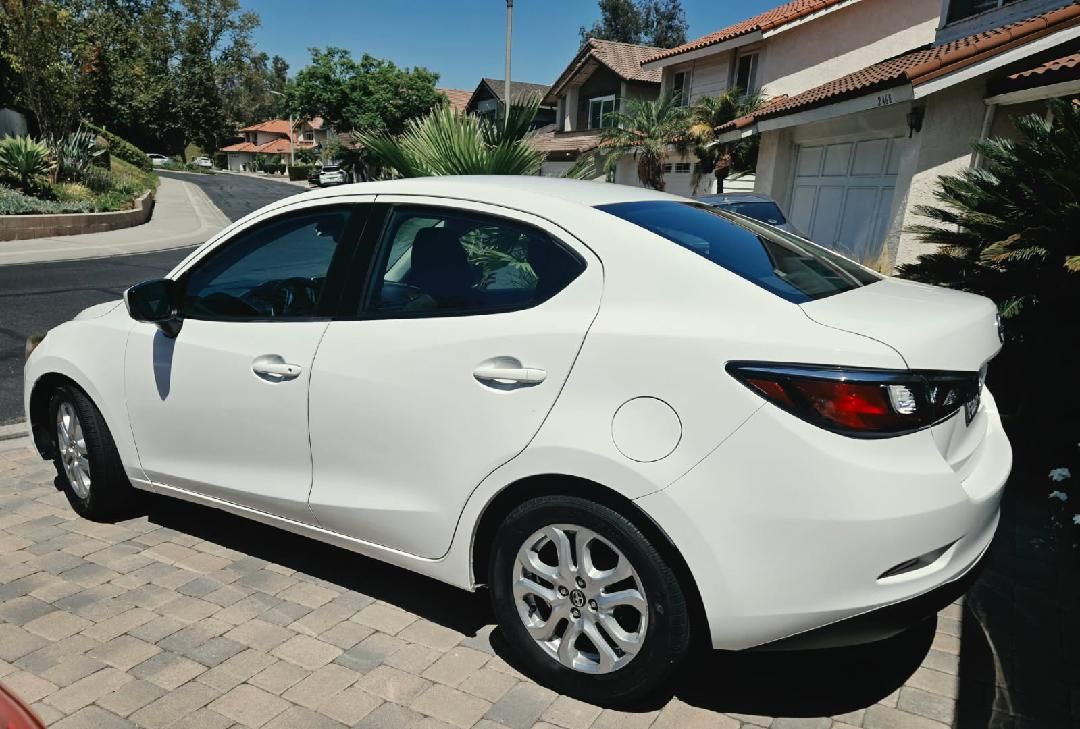 Used 2016 Scion iA FWD image 4