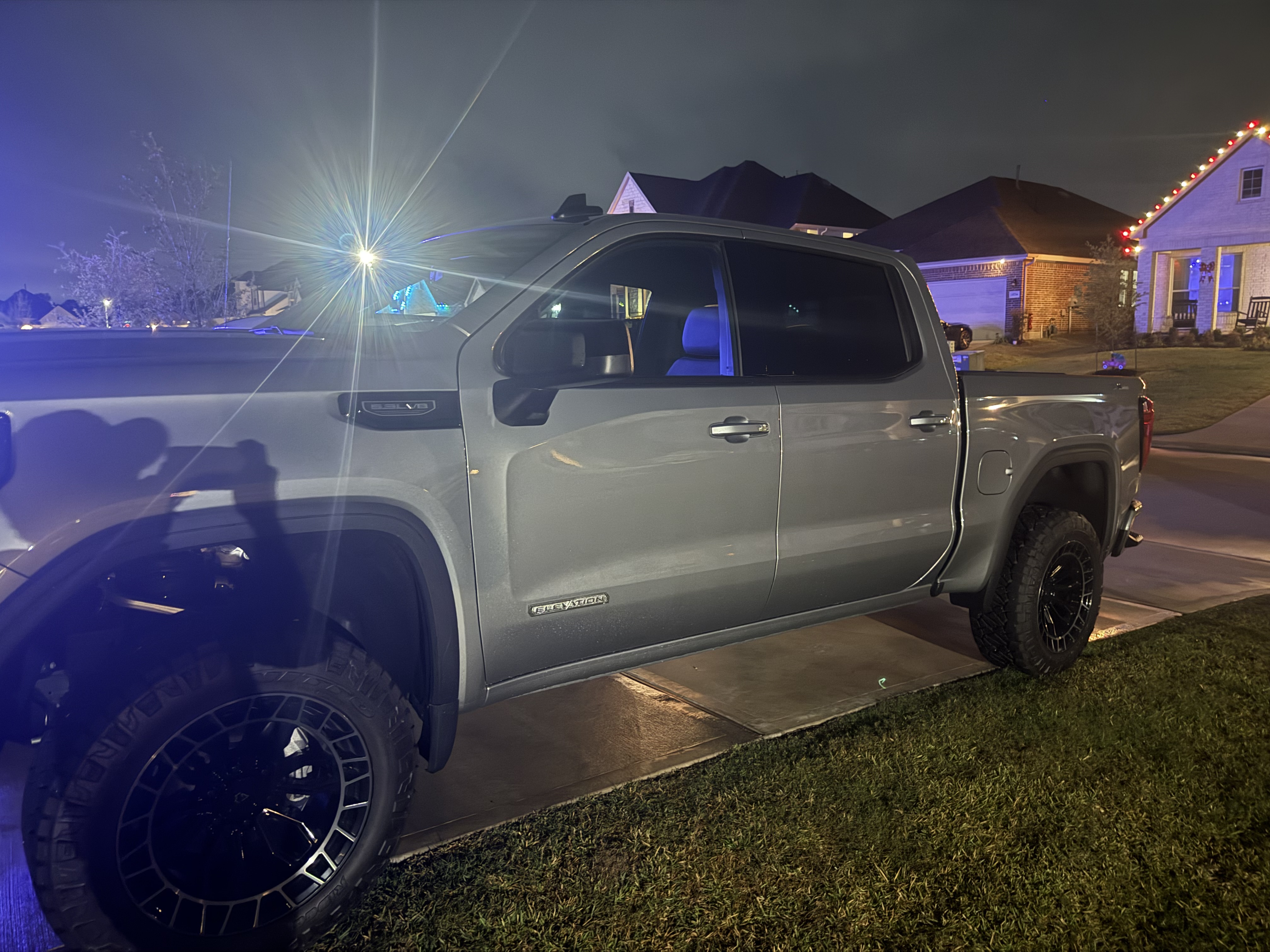 Used 2025 GMC Sierra 1500 Elevation w/ Preferred Package AWD/4WD image 5