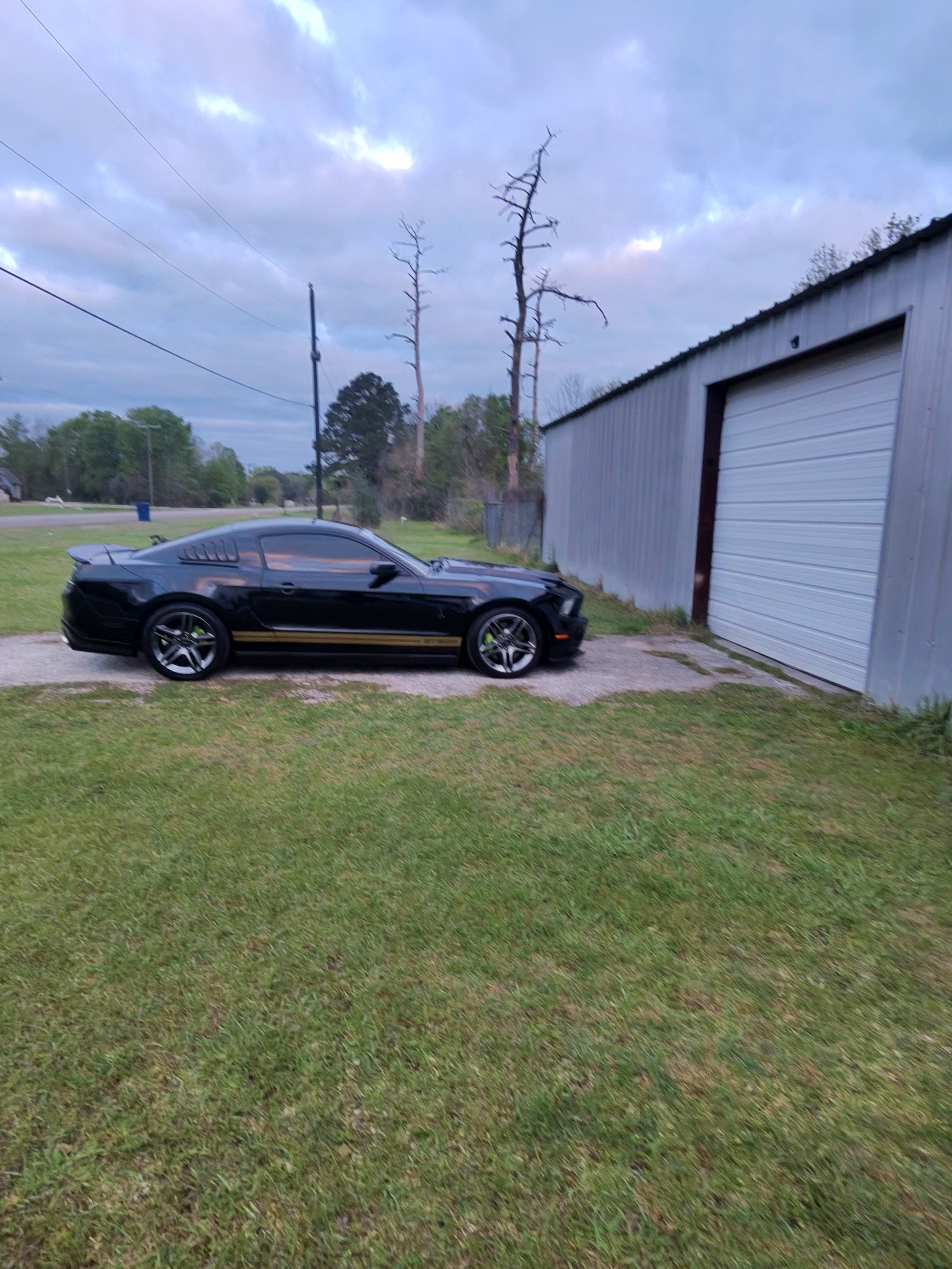 Used 2012 Ford Mustang Shelby GT500 RWD image 2