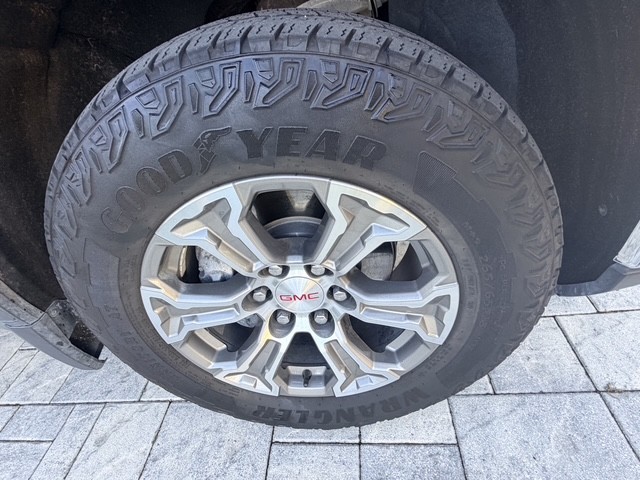 Used 2023 GMC Sierra 1500 SLE AWD/4WD image 12