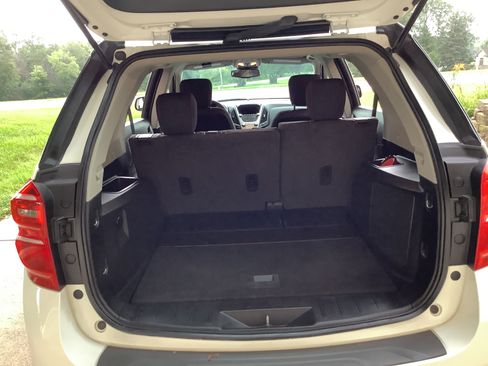 Used 2017 Chevrolet Equinox LS FWD image 4