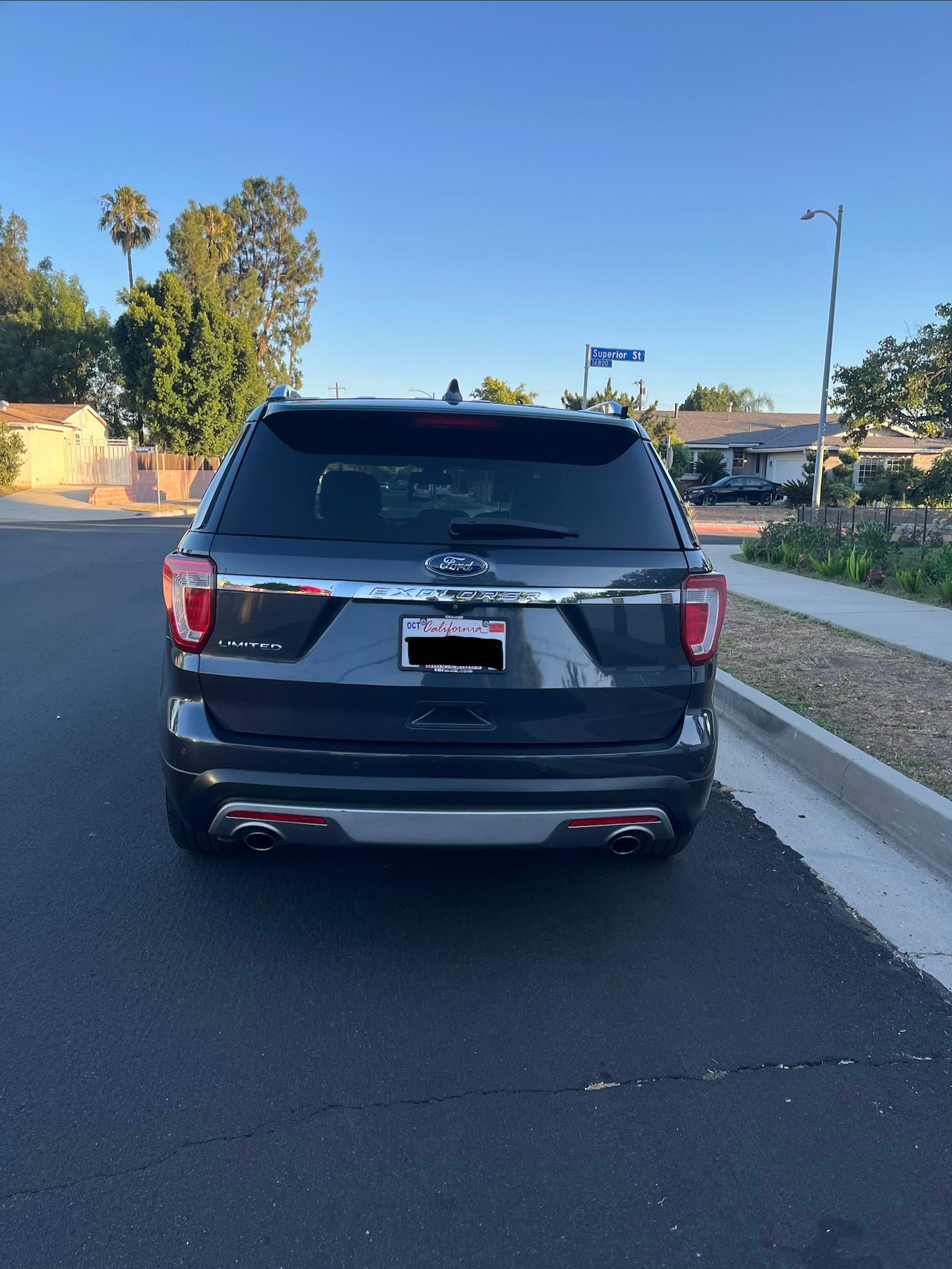 Used 2017 Ford Explorer Limited w/ Equipment Group 301A FWD image 8